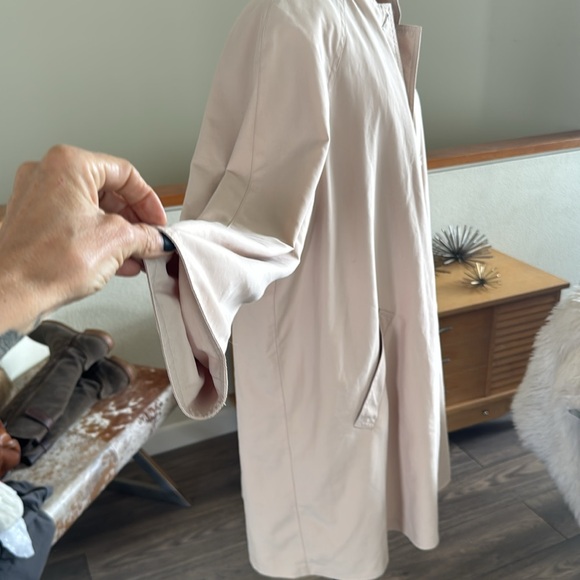 Four seasons London Stylish Beige Button-Up Coat - Picture 3 of 16